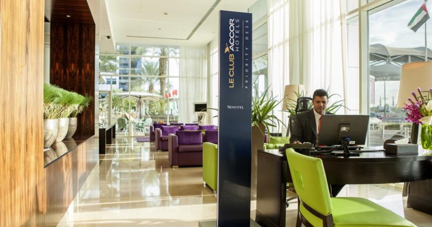 لابی هتل نووتل ورلد ترید سنتر دبی امارات متحده ی عربی