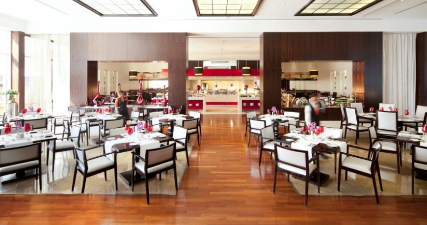 رستوران هتل نووتل ورلد ترید سنتر دبی امارات متحده ی عربی