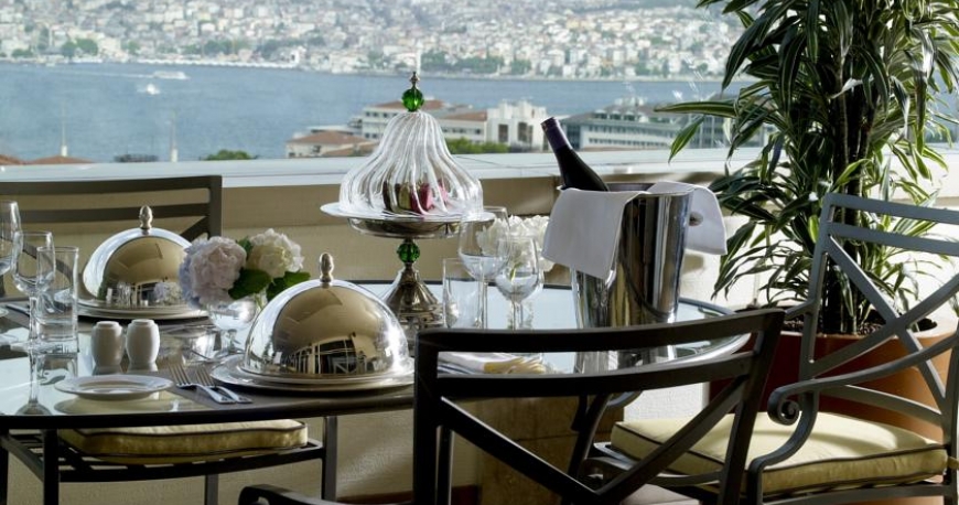 رستوران هتل دیوان استانبول