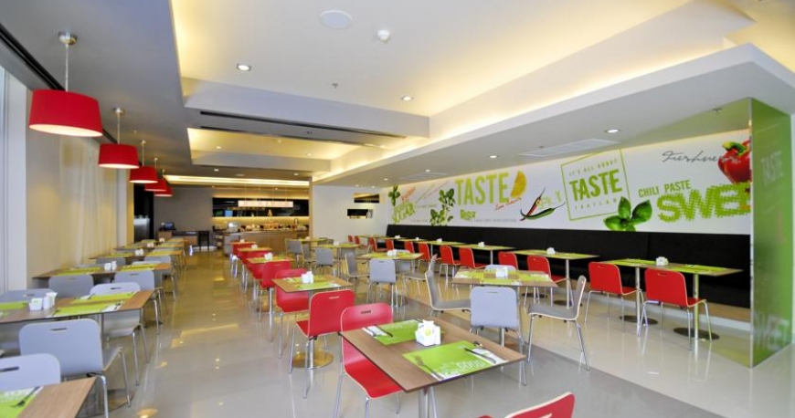 رستوران هتل ایبیس نانا بانکوک
