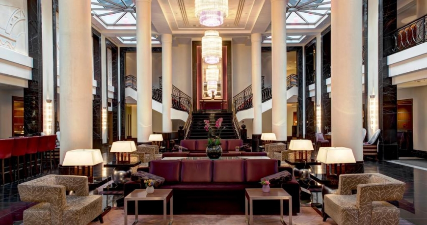 لابی هتل کورینتیا سنت پترزبورگ