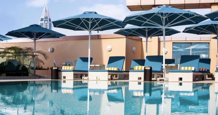 استخر هتل پولمن جمیرا دبی