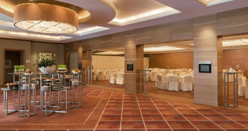 سالن همایش هتل شرایتون دبی کریک دبی امارات متحده ی عربی