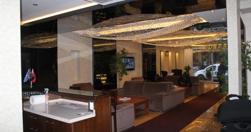 لابی هتل پرنز استانبول ترکیه