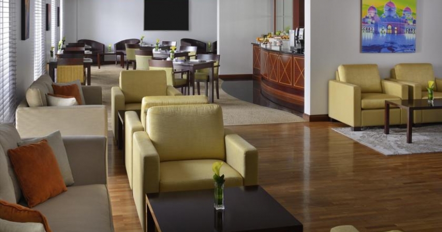 لابی هتل مونپیک بر دبی امارات متحده ی عربی