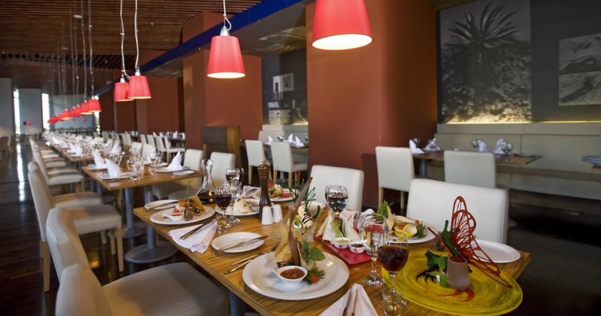 رستوران هتل کاروانسرای لارا آنتالیا