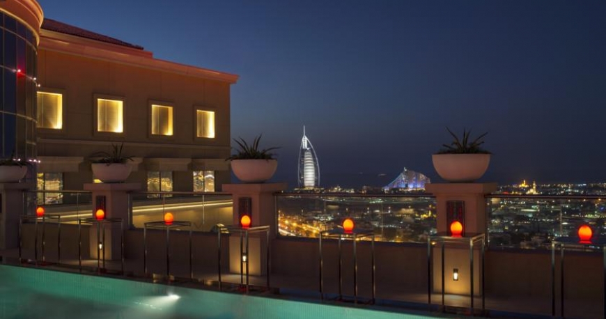 استخر هتل شرایتون امارات مال دبی