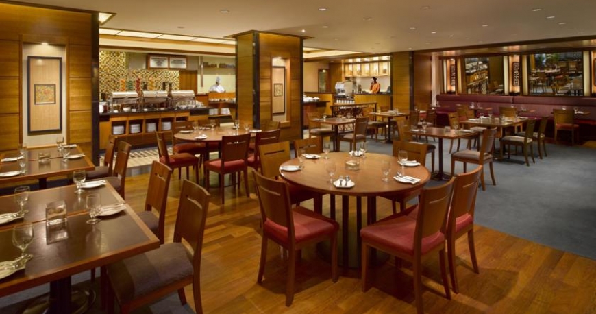 رستوران هتل کاپتورن کینگز سنگاپور