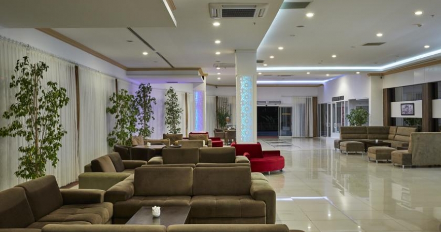 لابی هتل رویال تاور ریزورت آنتالیا ترکیه