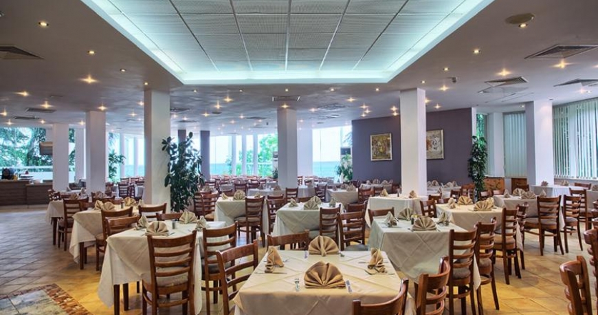 رستوران هتل لونا بلغارستان