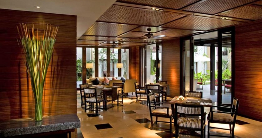 رستوران هتل کنراد بالی