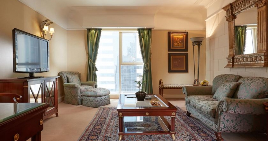 اتاق هتل کرون پلازا شیخ زائد دبی امارات متحده ی عربی