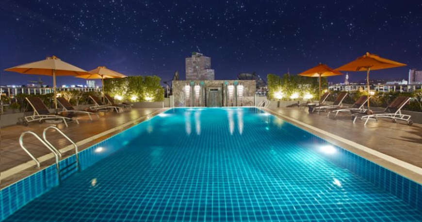 استخر هتل آدلفی پاتایا تایلند