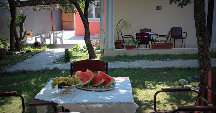 رستوران هتل تفلیس گاردن