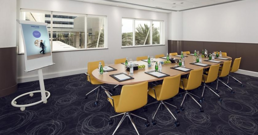 سالن کنفرانس هتل نووتل ورلد ترید سنتر دبی امارات متحده ی عربی