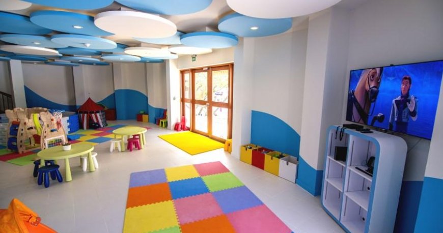 کیدز کلاب هتل هالیدی این مالدیو