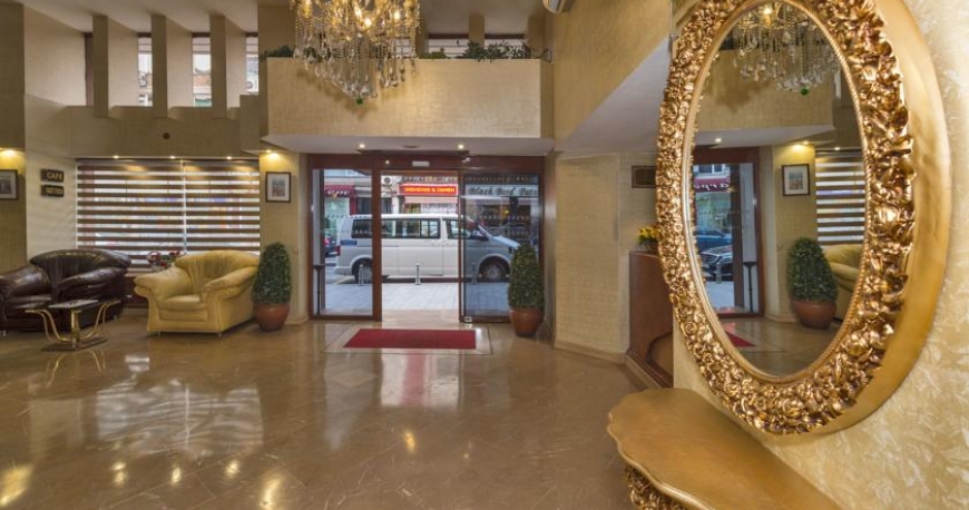 لابی هتل بیاز کوگو استانبول