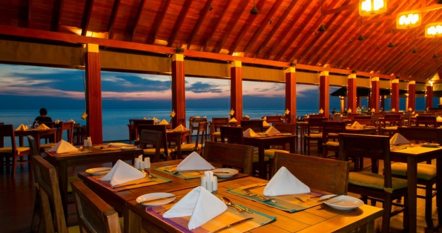 رستوران هتل سامر آیلند مالدیو