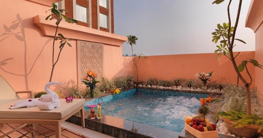استخر هتل رویال ارکید جیپور