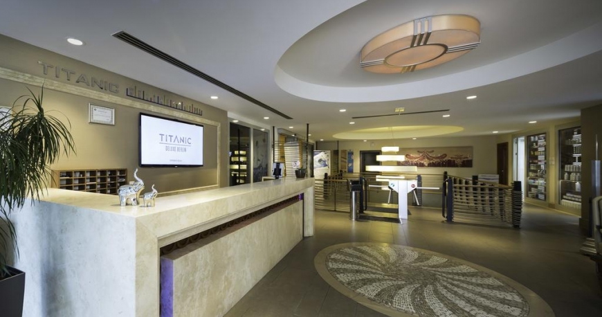 لابی هتل تایتانیک پورت باقرکوی استانبول