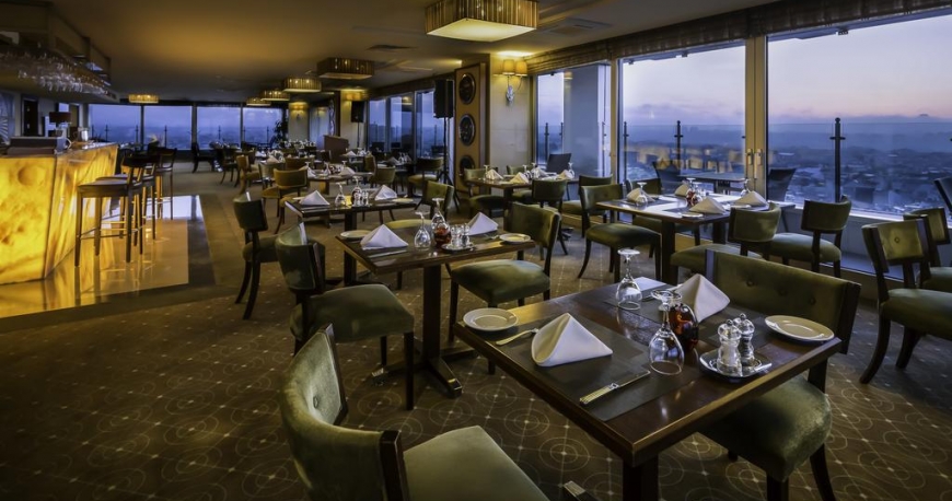 رستوران هتل تایتانیک پورت باقرکوی استانبول