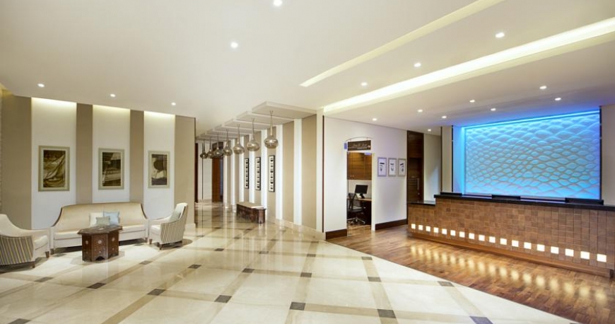 لابی هتل هیلتون گاردن المینا دبی امارات متحده ی عربی