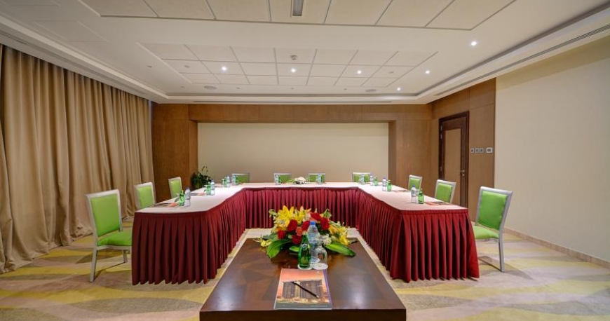 سالن کنفرانس هتل کاپتورن دبی امارات متحده ی عربی 