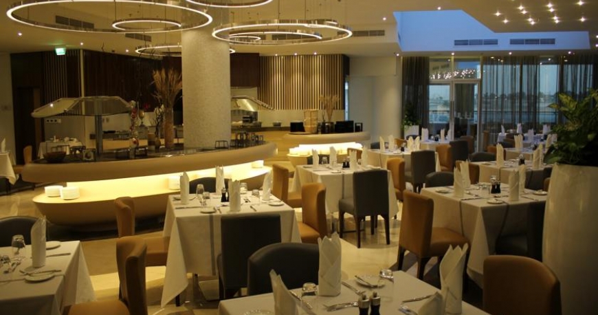 رستوران هتل آوریس این المحنا دبی امارات متحده ی عربی