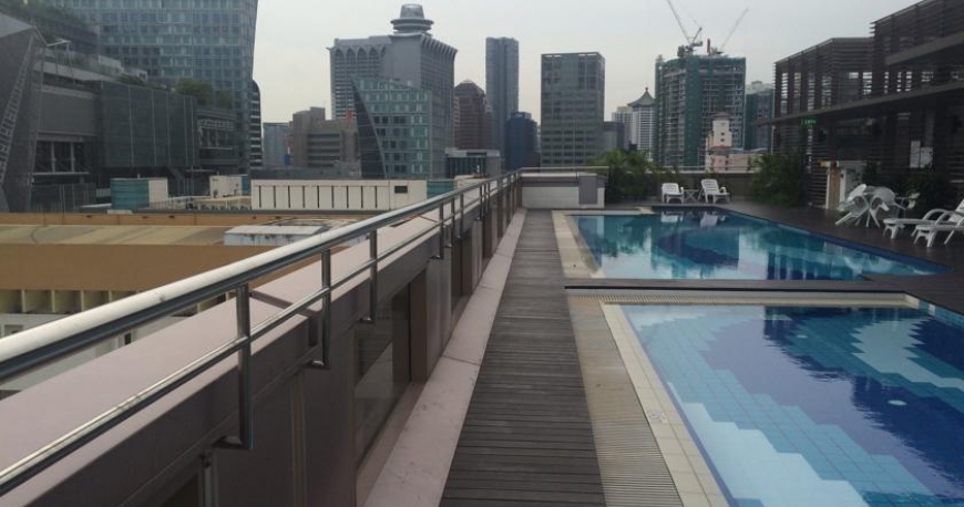 استخر هتل گرند سنترال سنگاپور