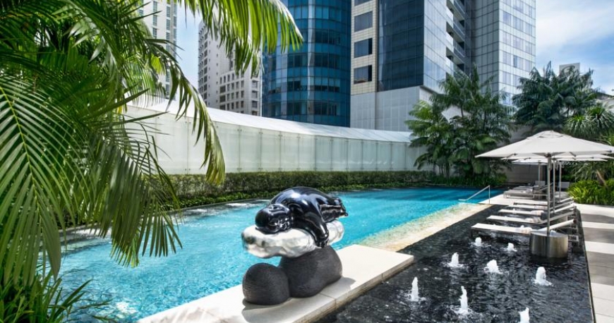 استخر هتل سینت رجیس سنگاپور
