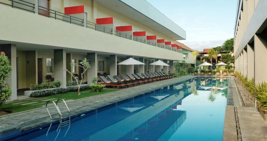 استخر هتل کوتا استیشن بالی