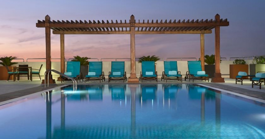 استخر هتل هیلتون گاردن المینا دبی امارات متحده ی عربی