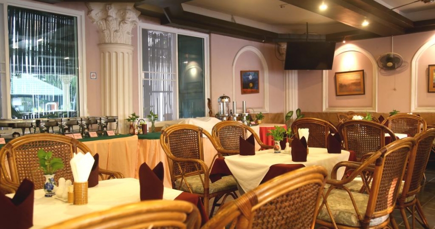 رستوران هتل رومئو پالاس بنگ لامونگ