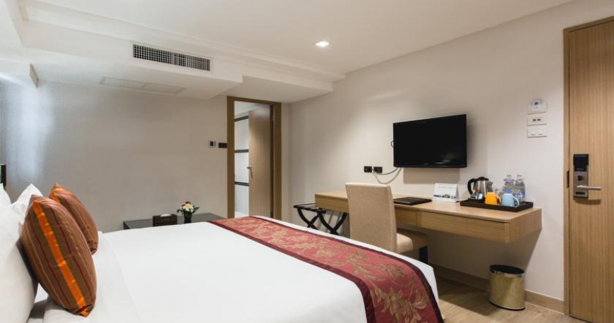 اتاق هتل آدلفی پاتایا تایلند