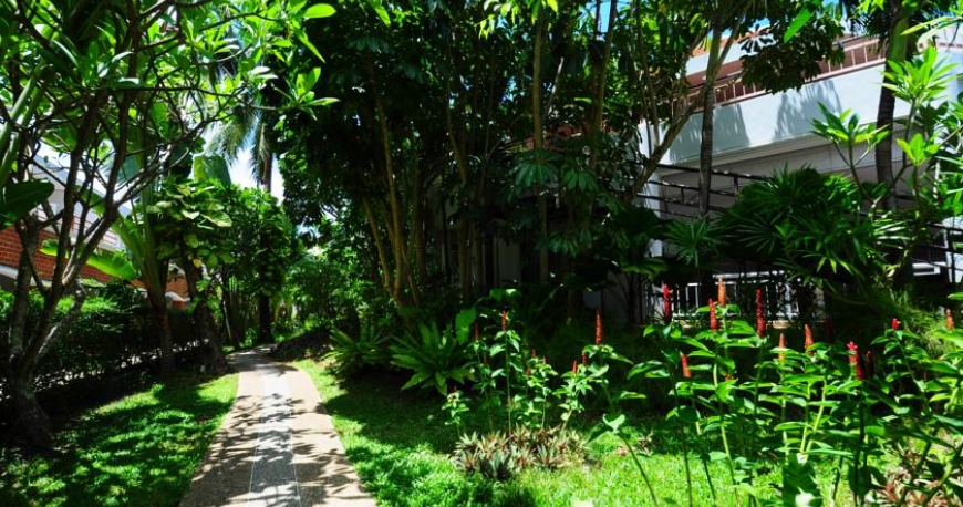 فضای سبز هتل پاتونگ ریزورت پوکت تایلند