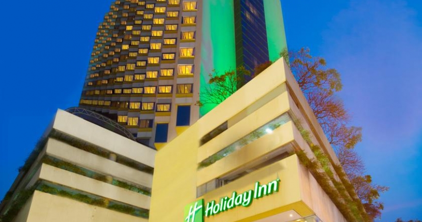 هتل هالیدی این بانکوک سیلوم