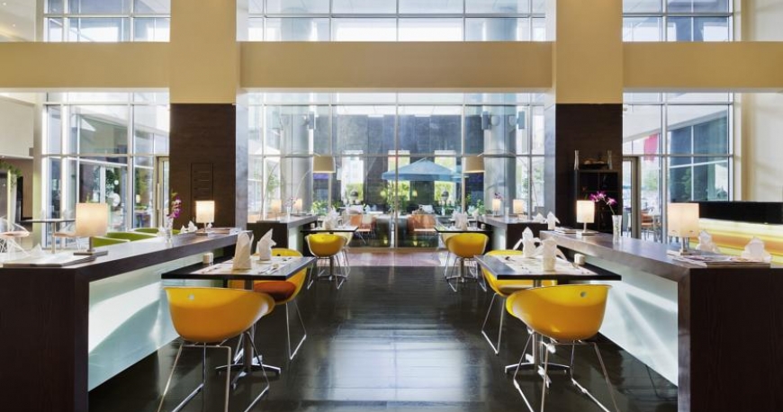 رستوران هتل ایبیس الرقه دبی امارات متحده ی عربی