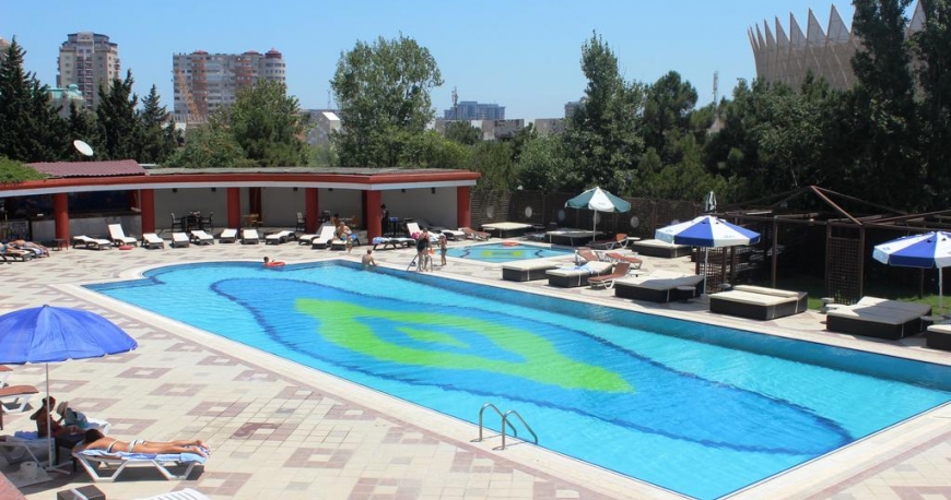 استخر هتل گرند هتل یوروپ باکو