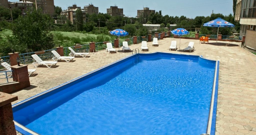 استخر  هتل نورک رزیدنس ایروان
