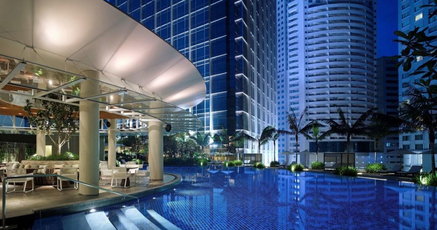 استخر هتل گرند حیات کوالالامپور