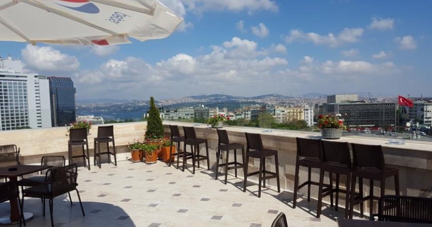 رستوران هتل تکسیم گونن