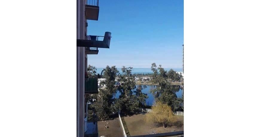 بالکن هتل آپارتمان دلفین باتومی