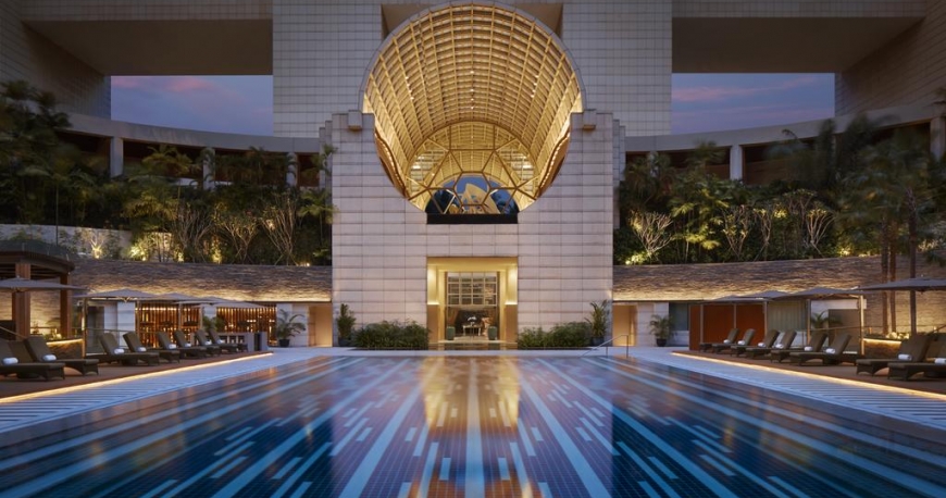 استخر هتل ریتز کارلتون سنگاپور