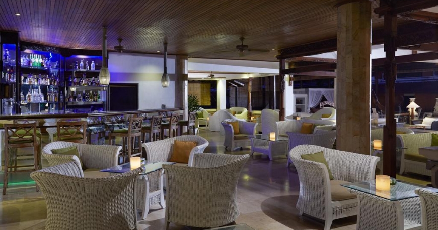 رستوران هتل سول بیچ هاوس بنوا بالی