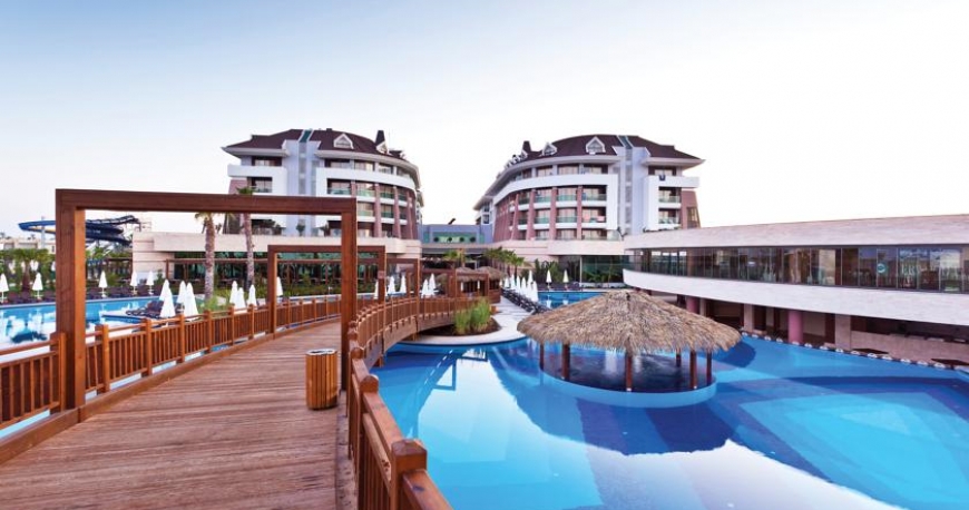 استخر هتل شروود دریمز آنتالیا