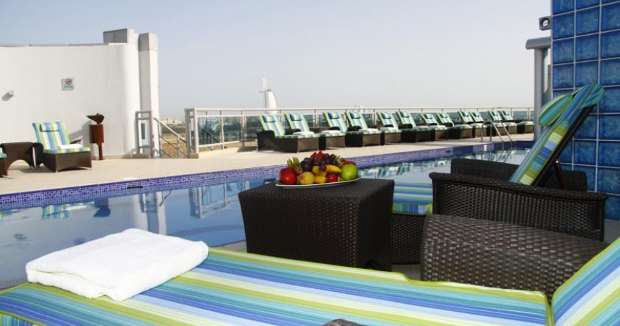 استخر هتل هالیدی این دبی