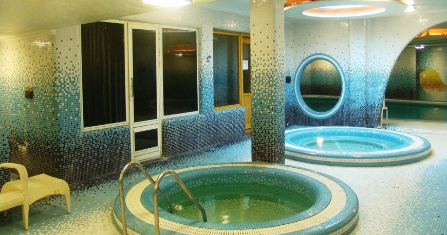 جکوزی هتل پارمیس
