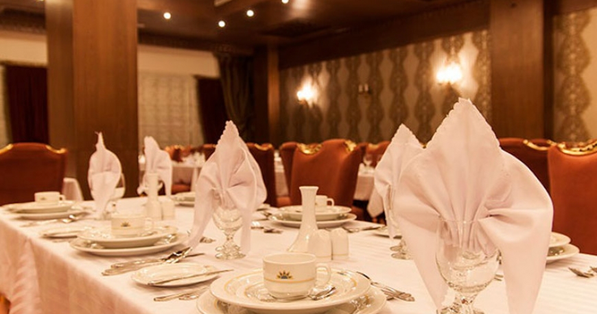 رستوران هتل زندیه شیراز