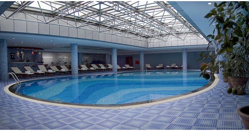 استخر هتل گلدن کوست باکو