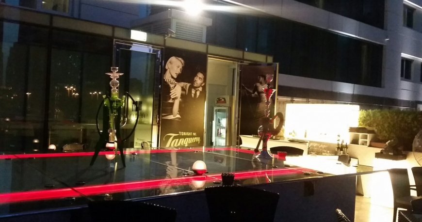 رستوران هیلیز بار اند تراس دبی